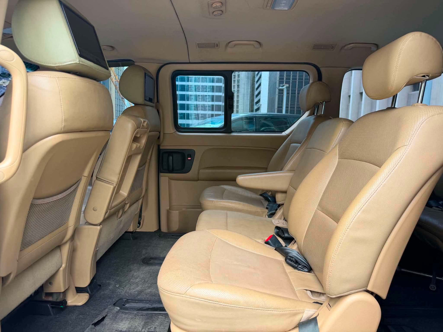2015 Hyundai Starex Gold 2.5, Automatic, Diesel