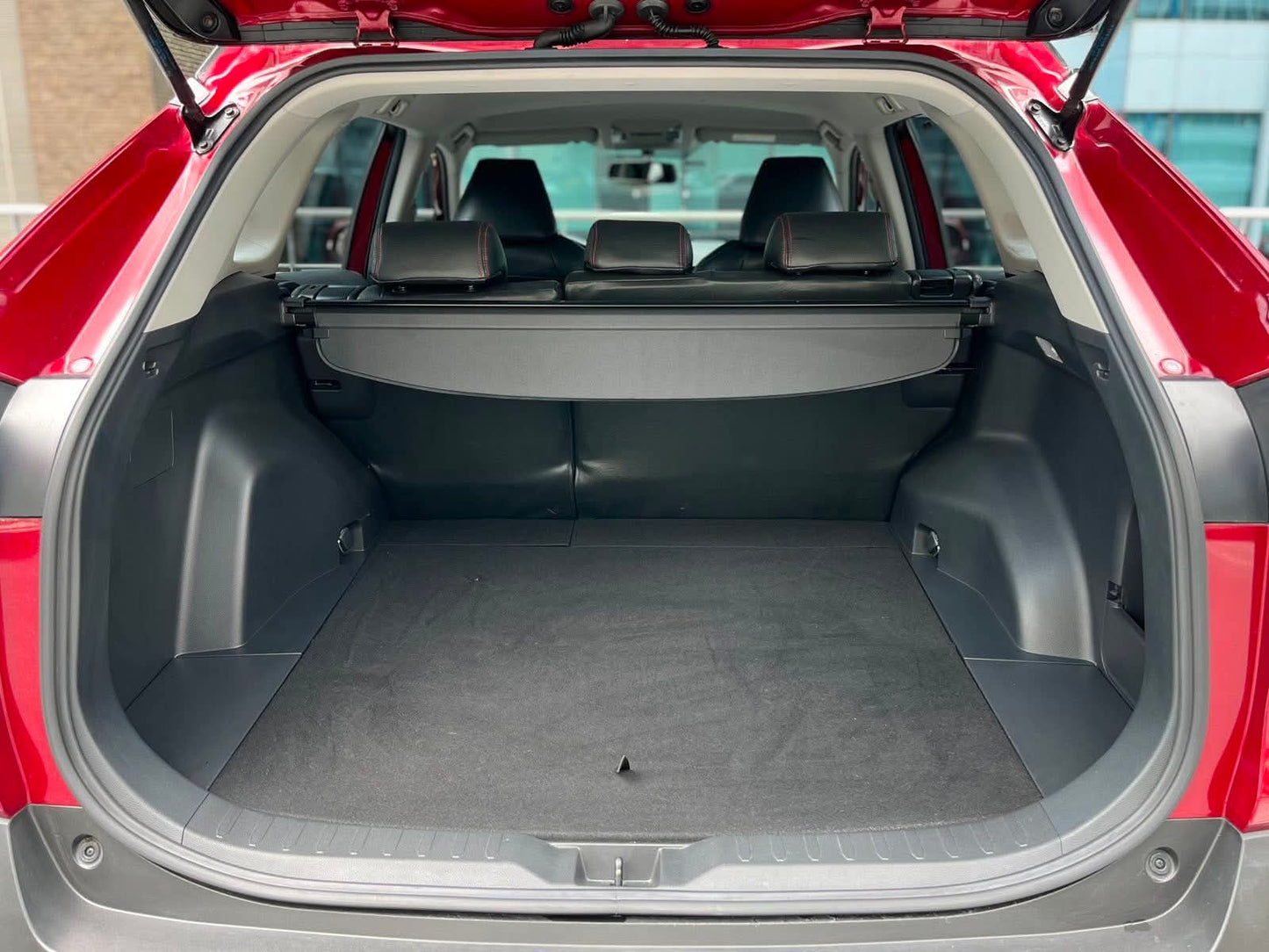 2019 Toyota RAV4 XLE 4x2 2.5,  Automatic, Gas