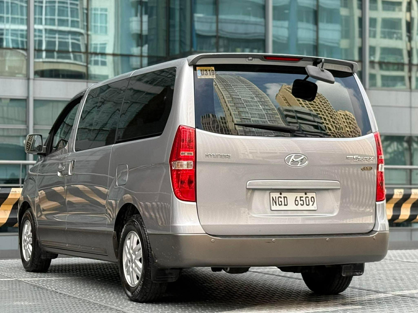 2020 Hyundai Grand Starex 2.5 Gold, Automatic, Diesel