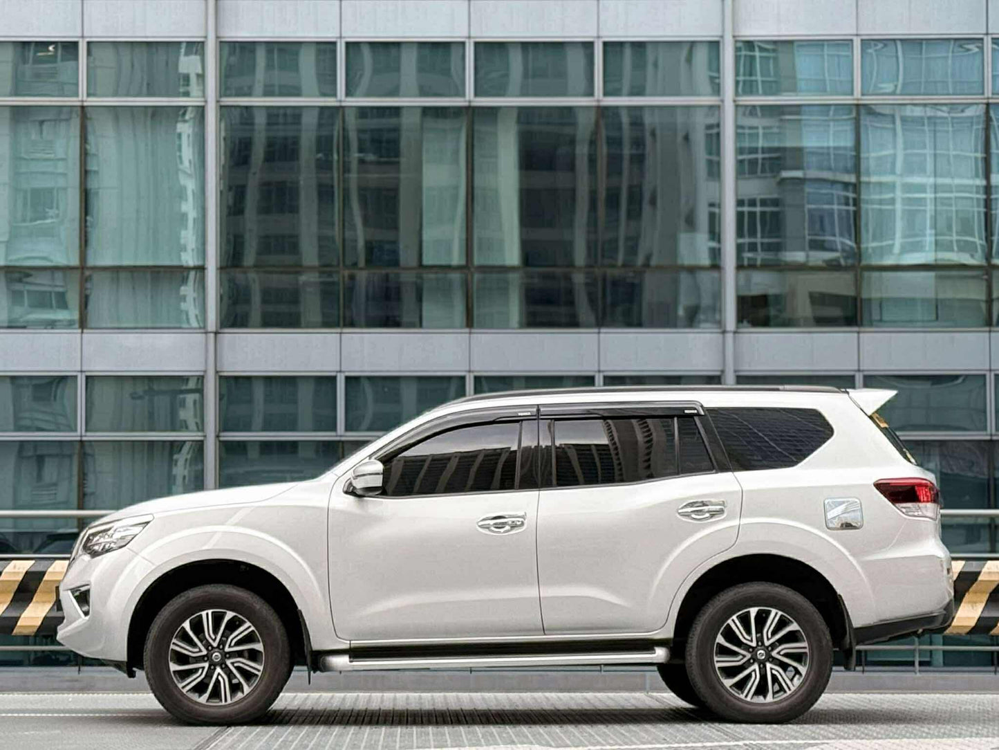 2020 Nissan Terra VE 4x2 2.5, Automatic, Diesel
