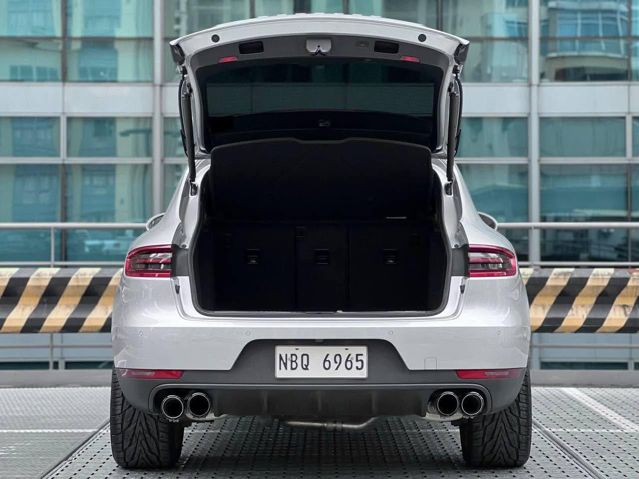 2019 Porsche Macan 2.0T Turbo, Automatic, Gas