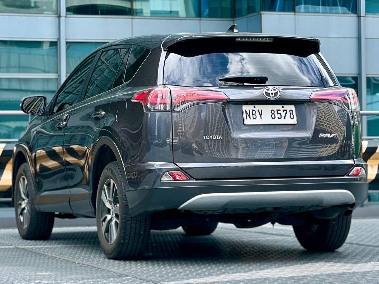 2017 Toyota Rav 4 Active 4x2, Automatic, Gas