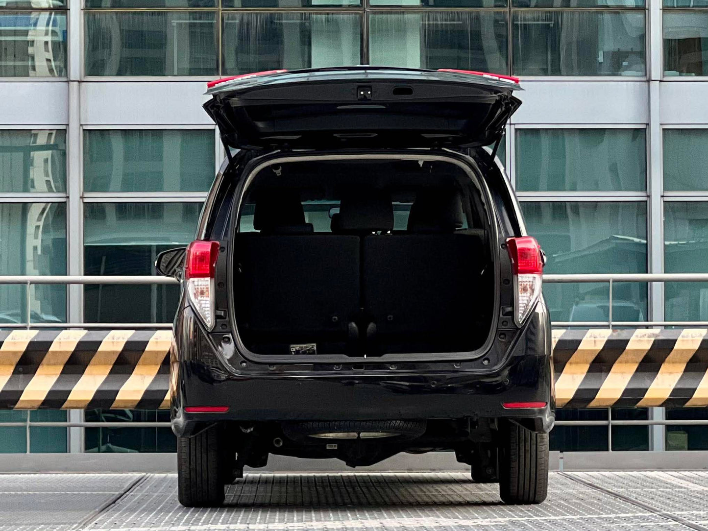 2020 Toyota Innova E 2.8, Automatic, Diesel