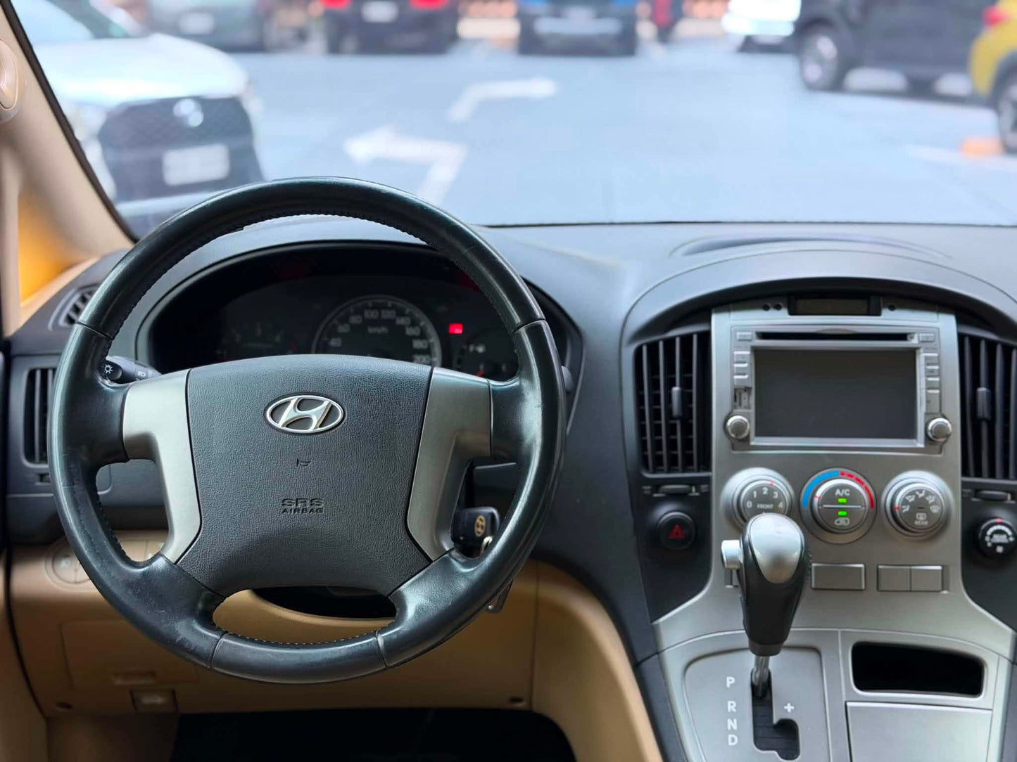 2015 Hyundai Starex Gold 2.5, Automatic, Diesel