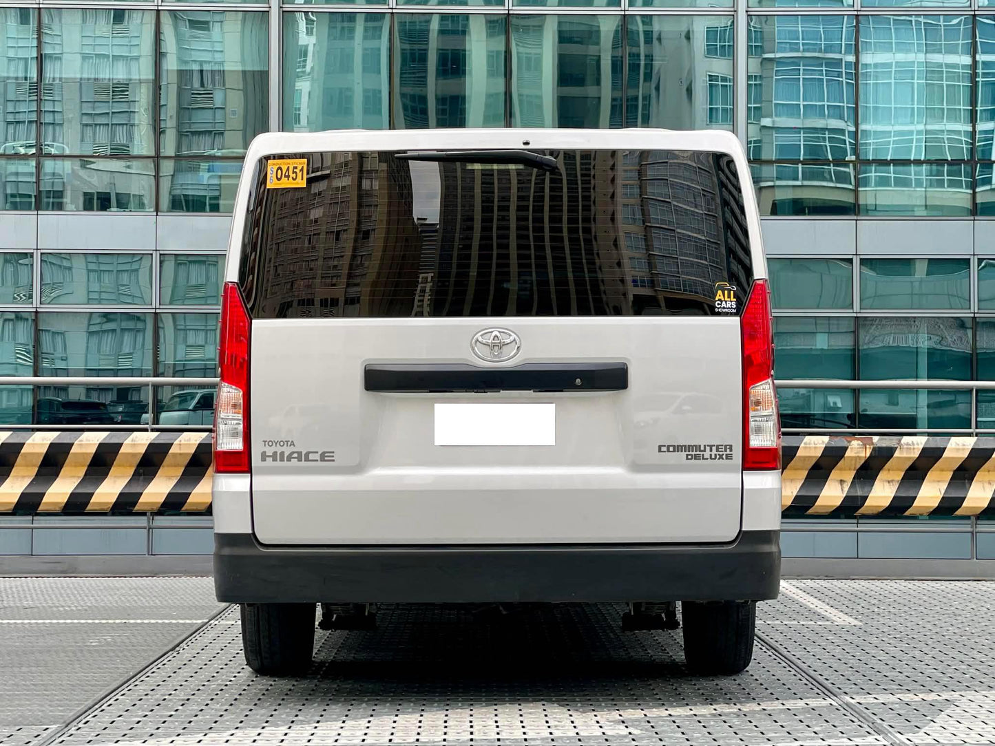 2022 Toyota Hiace Deluxe 2.8, Manual, Diesel