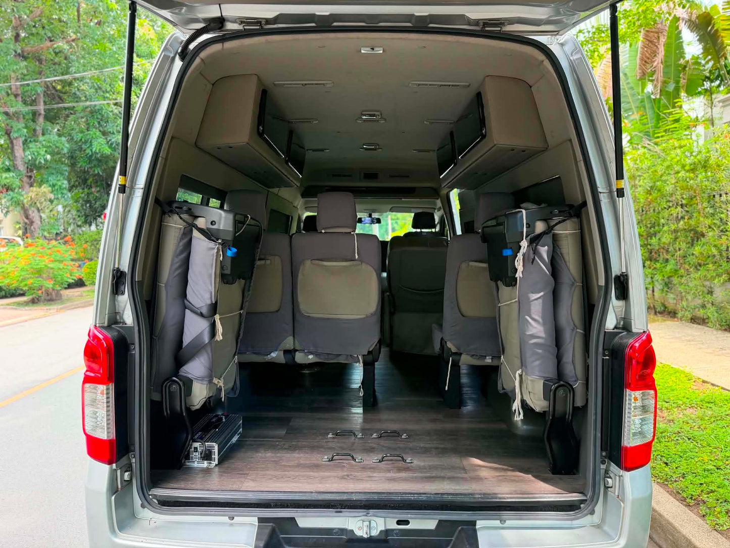 2018 Nissan Urvan Premium NV350 2.5, Automatic, Diesel Artista Van