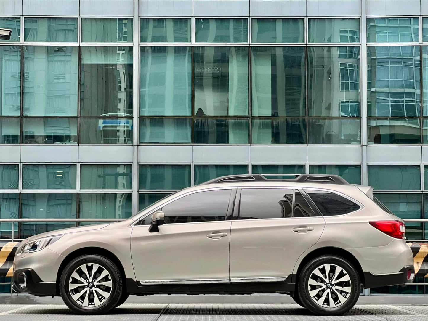 2017 Subaru Outback 3.6 AWD, Automatic, Gas