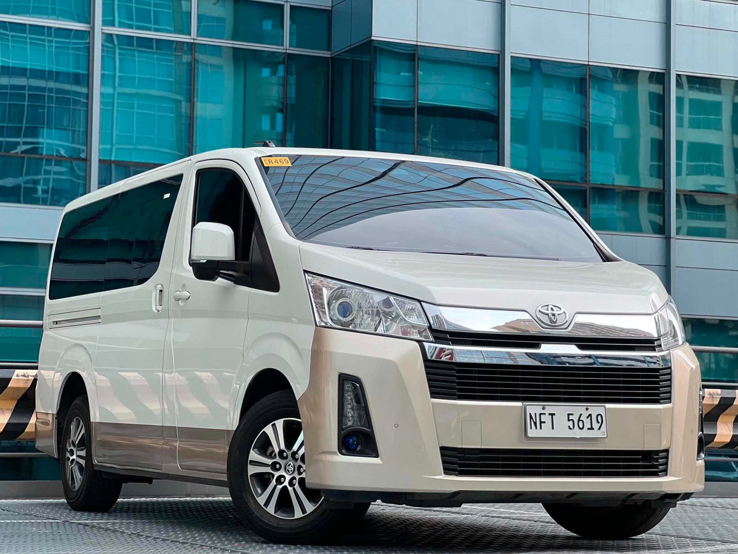 2019 Toyota HiAce 2.8 GL Grandia 2-Tone, Manual, Diesel