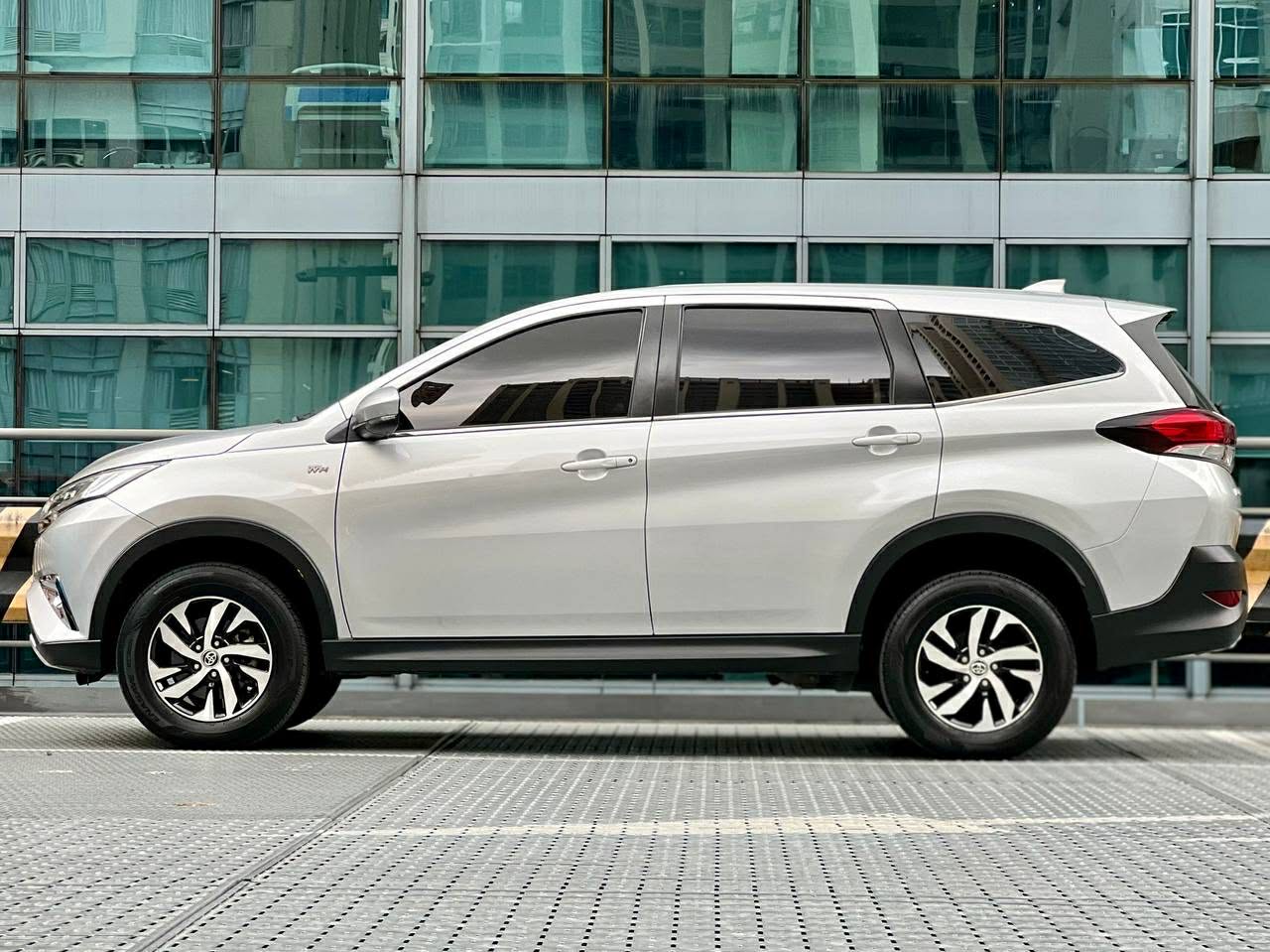 2019 Toyota Rush 1.3 E, Automatic, Gas