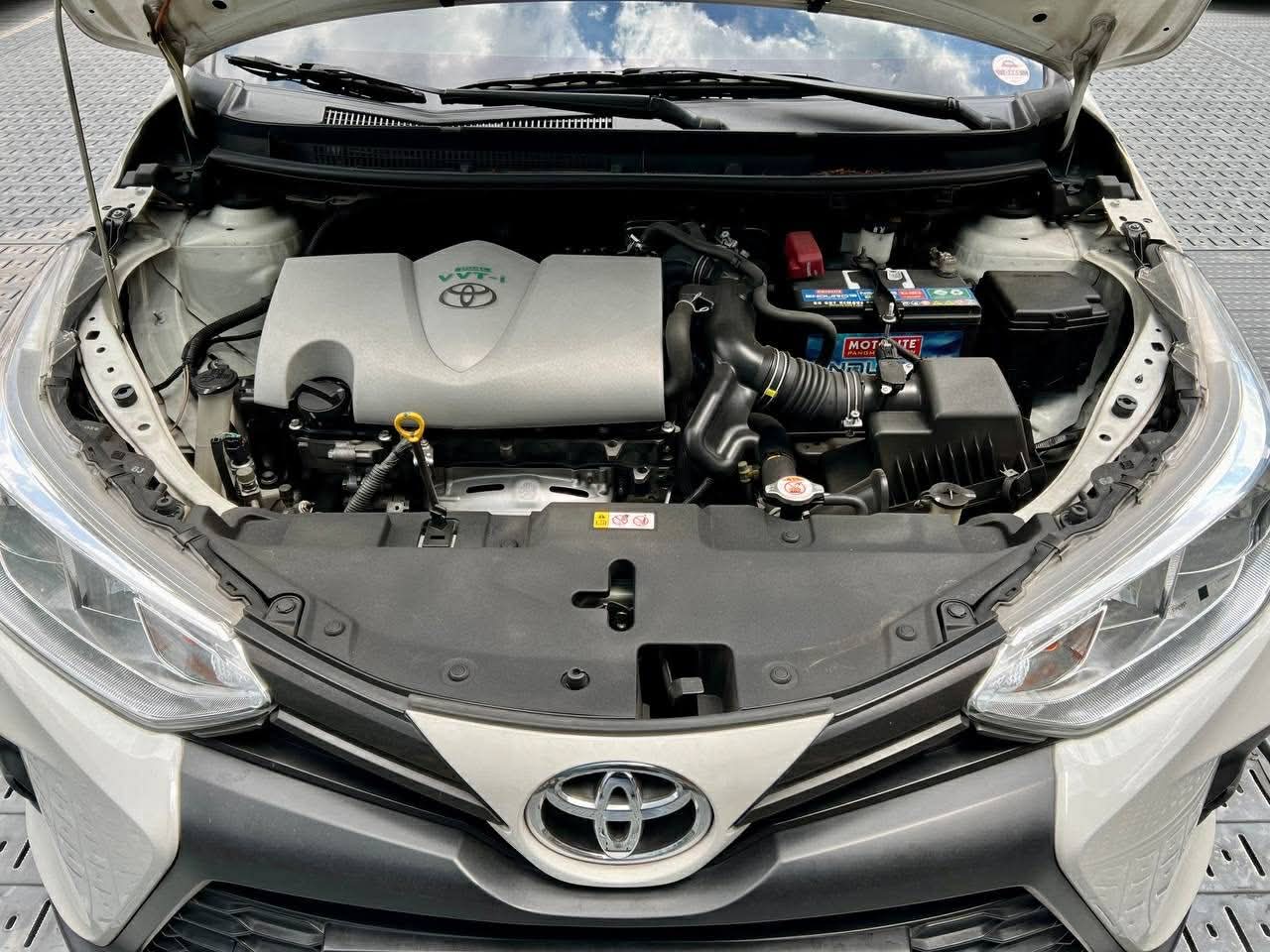 2021 Toyota Yaris 1.3 E  Hatchback Dual VVTi,  Automatic, Gas