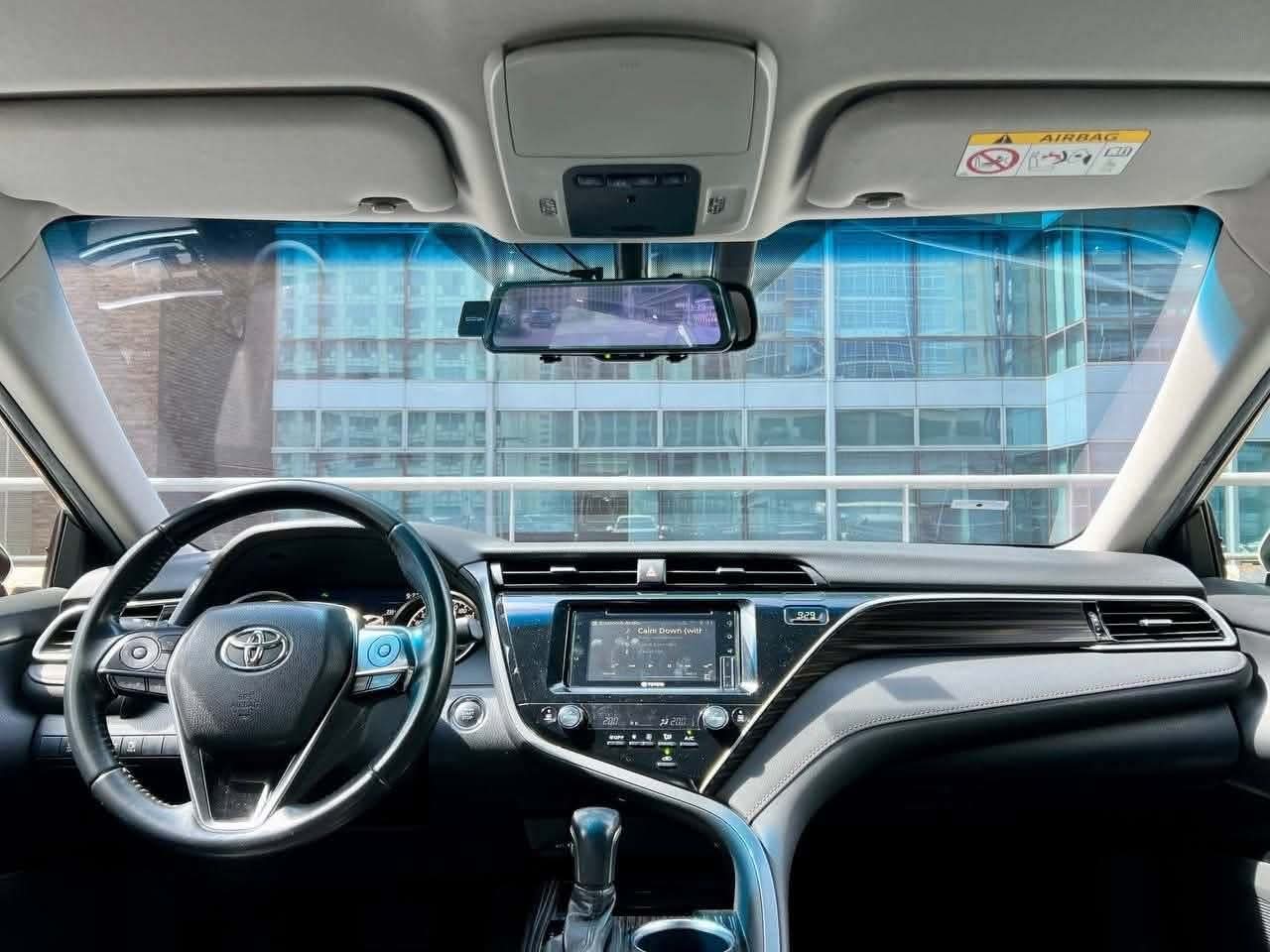 2020 Toyota Camry 2.5 V, Automatic, Gas