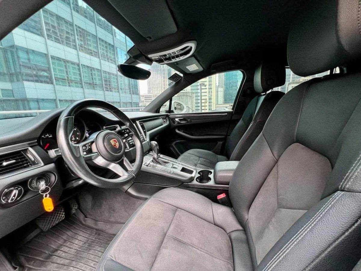2015 Porsche Macan 2.0 Turbocharged AWD, Automatic, Gas