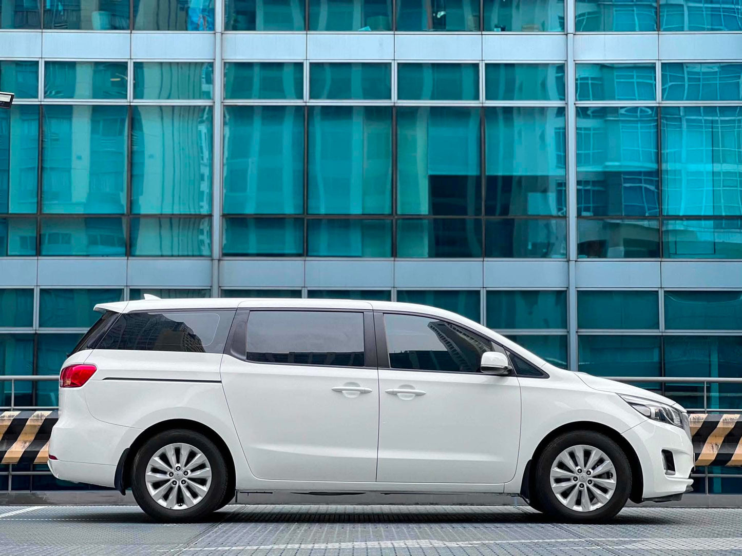 2016 Kia Carnival 2.2, Automatic, Diesel