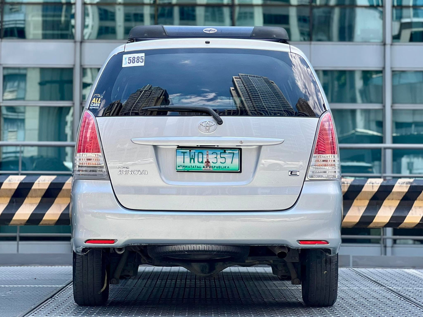 2011 Toyota Innova E 2.0, Automatic, Gas