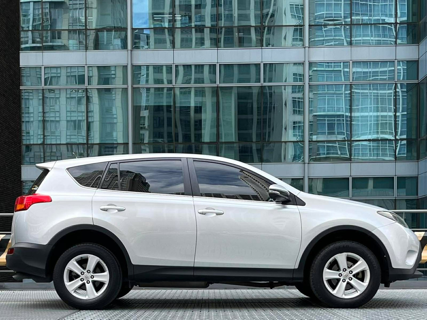 2014 Toyota RAV4 4x2, Automatic, Gas