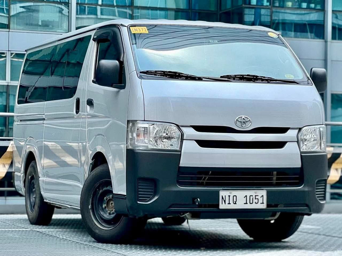 2023 Hiace Commuter 3.0 Decontent, Manual, Diesel
