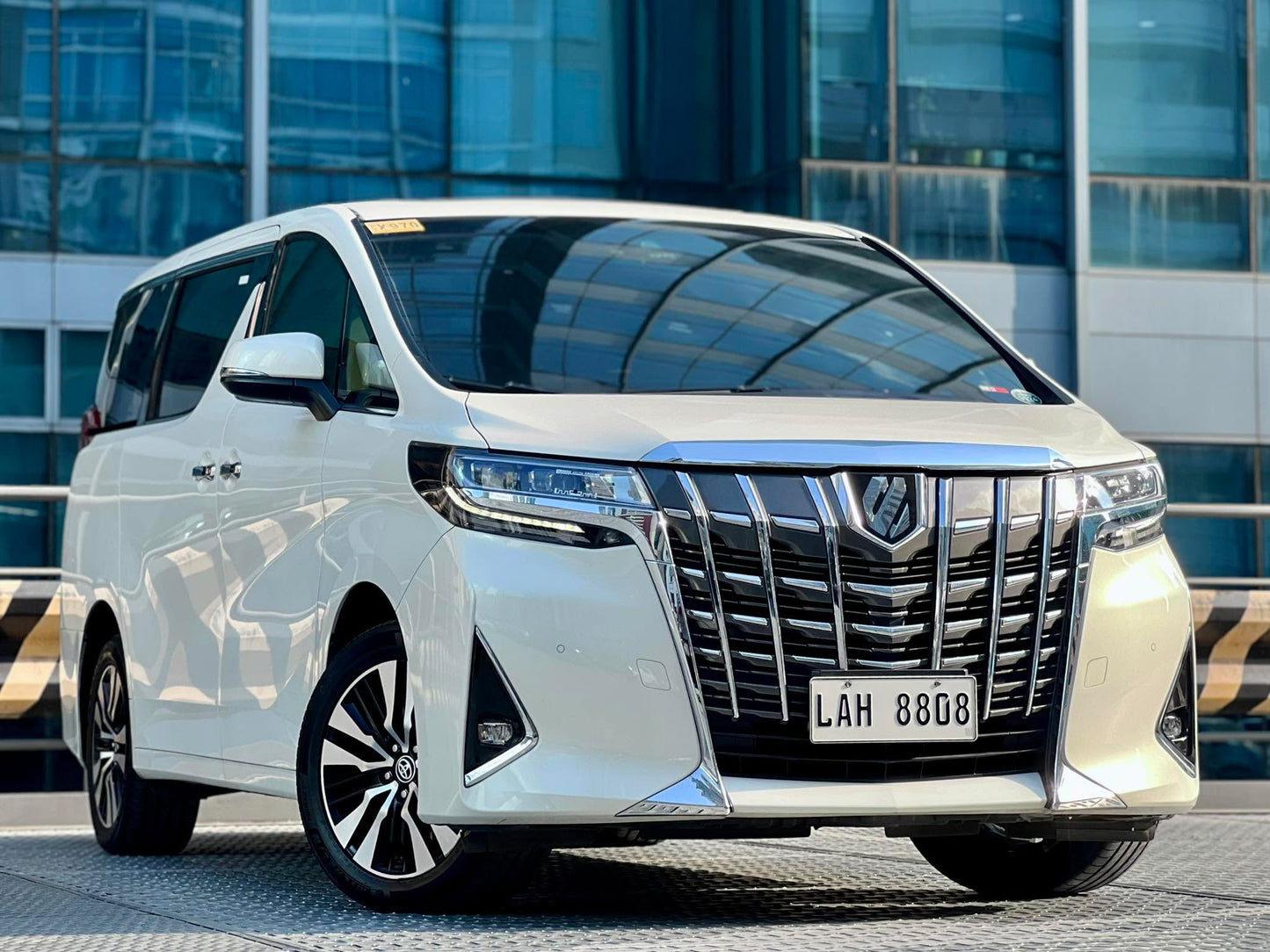 2020 Toyota Alphard 3.5, Automatic, Gas