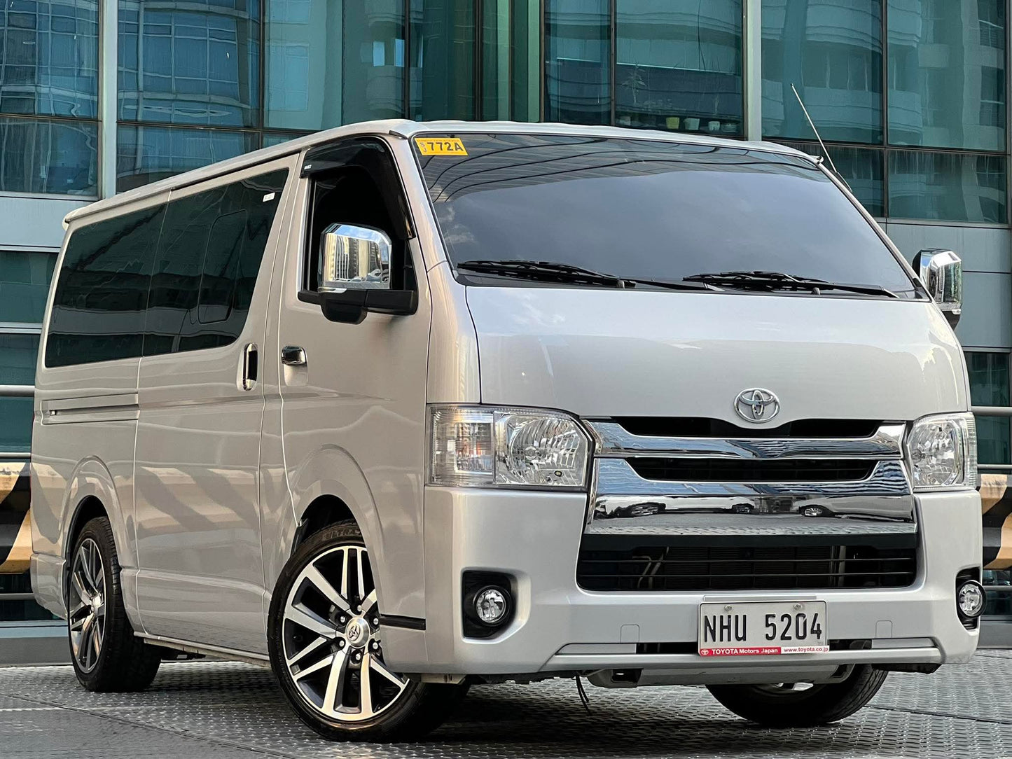 2025 Toyota HiAce Commuter 3.0, Manual, Diesel