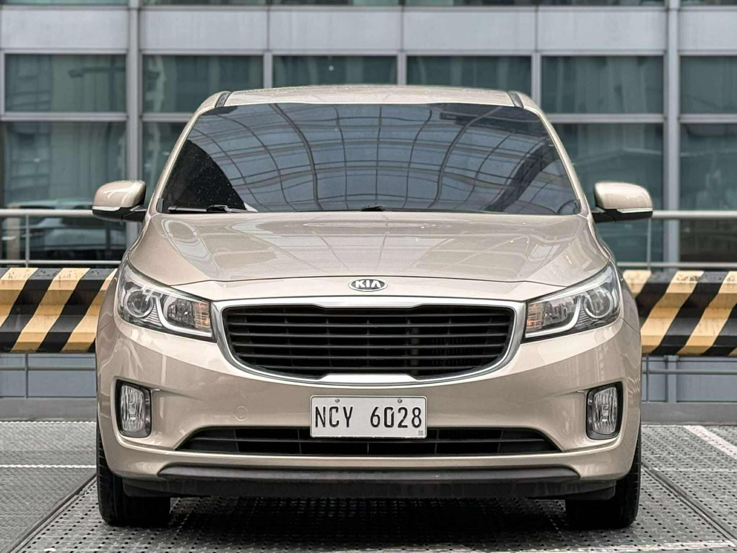 2016 Kia Grand Carnival EX 2.2, Automatic, Diesel