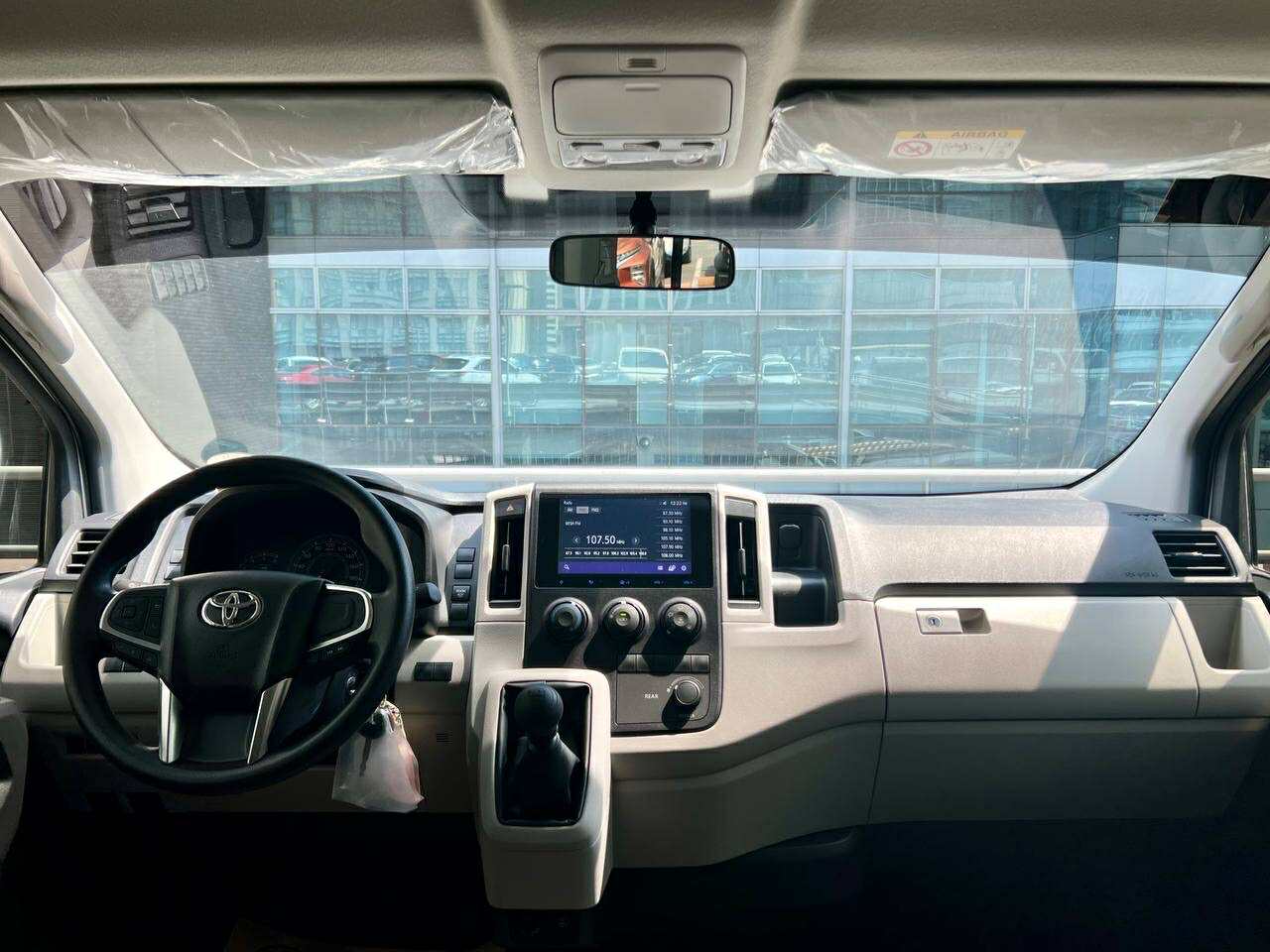 2025 Toyota Commuter 2.8 Deluxe, Manual, Diesel