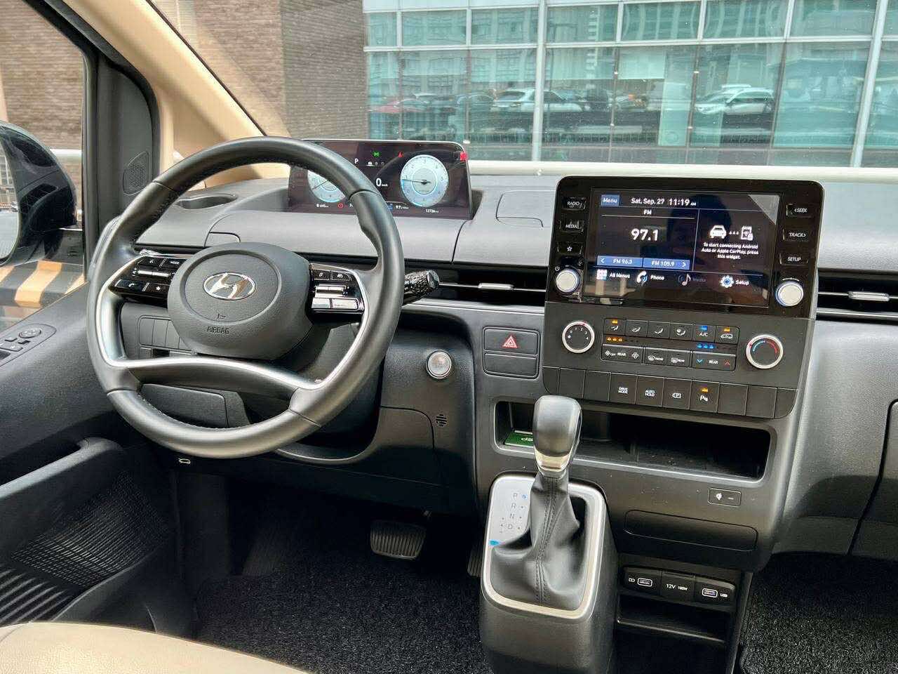 2023 Hyundai Staria 2.2 GLS, Automatic, Diesel