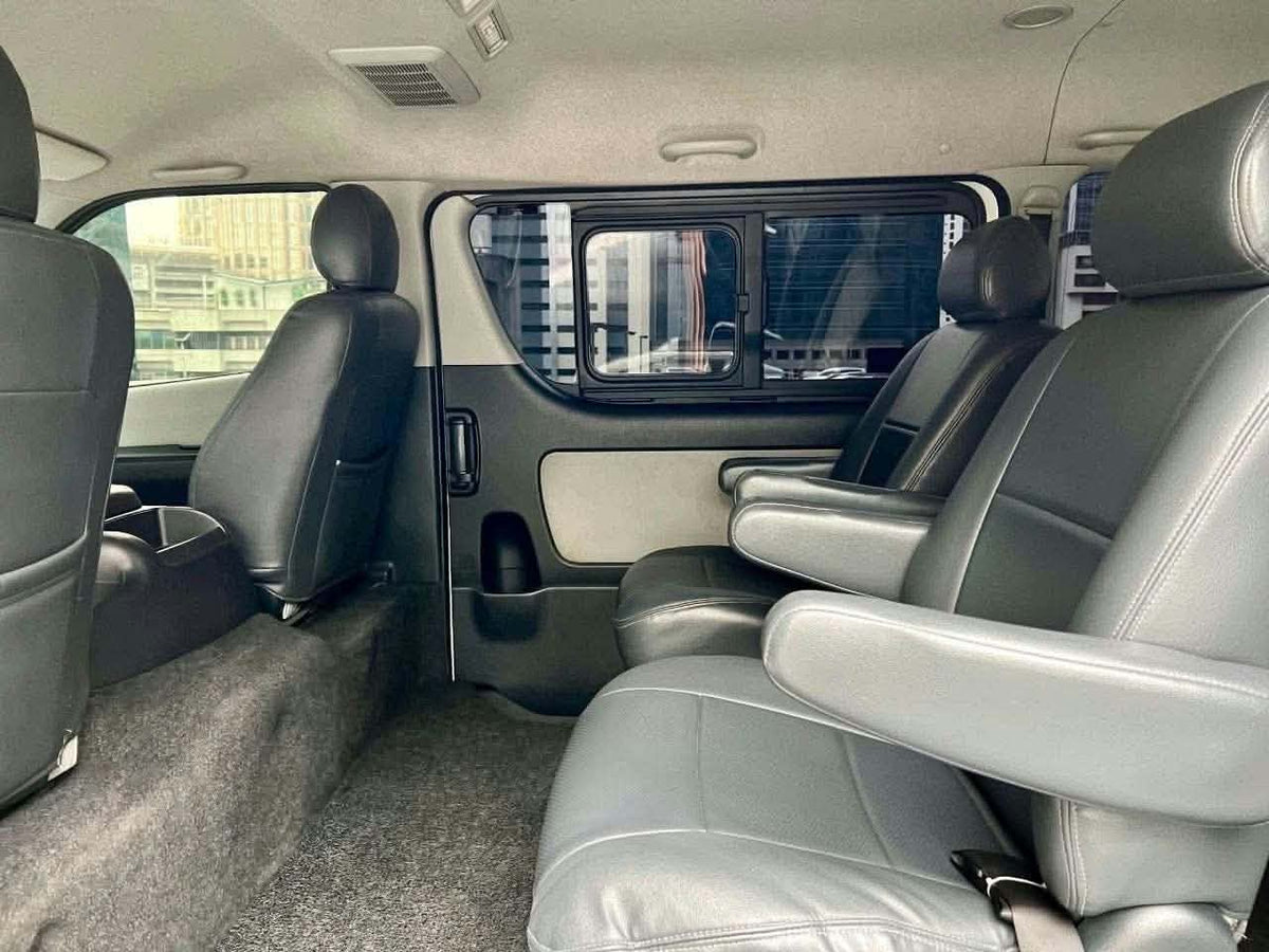 2018 Toyota Hiace Super Grandia 3.0, Automatic, Gas