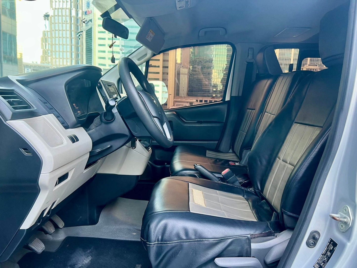 2019 Toyota Commuter Deluxe, Manual, Diesel
