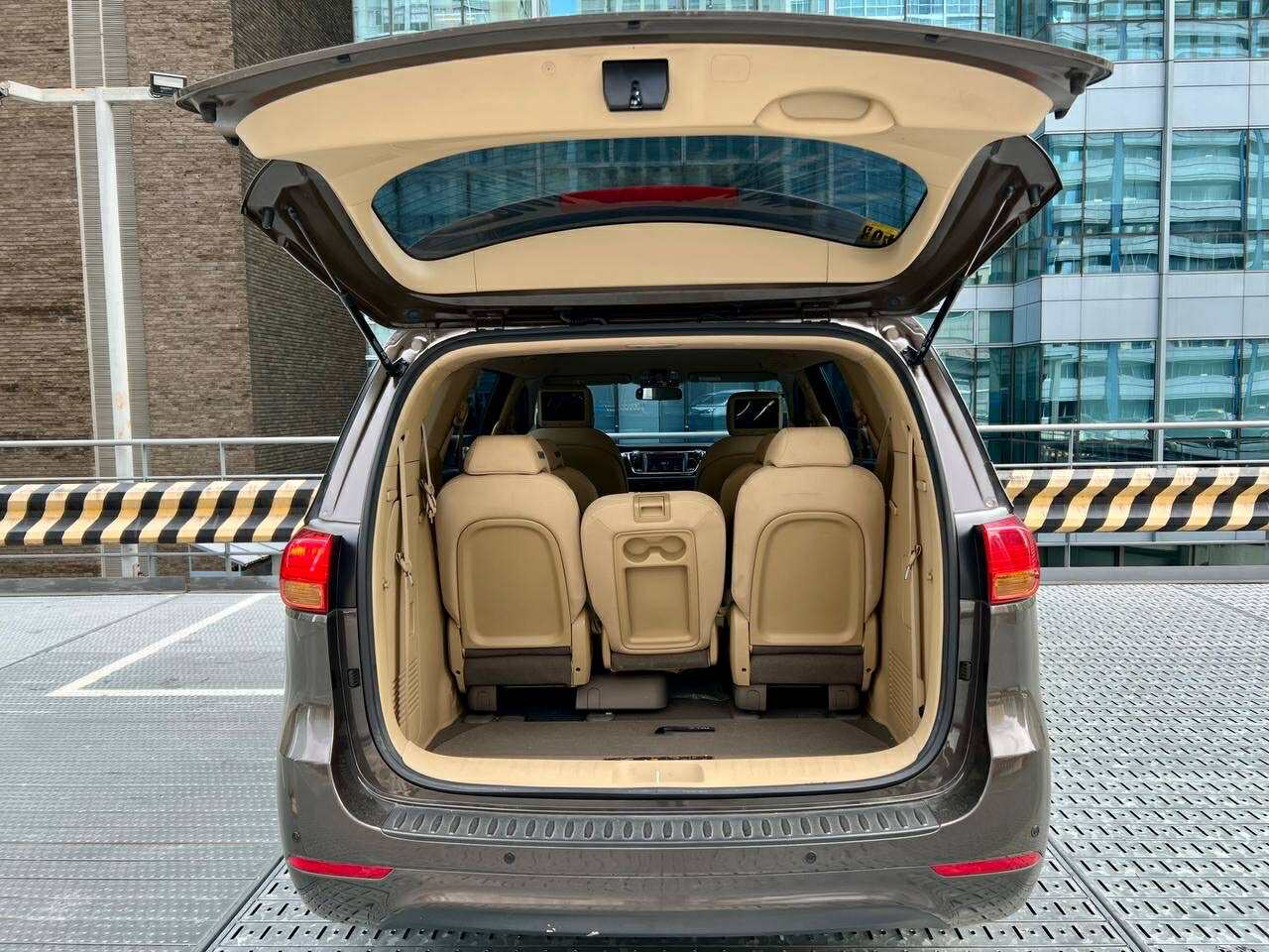 2016 Kia Carnival EX Long Wheel Base, Automatic, Diesel