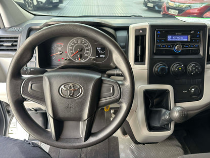 2020 Toyota Hi Ace 2.8, Commuter Deluxe, Manual, Diesel