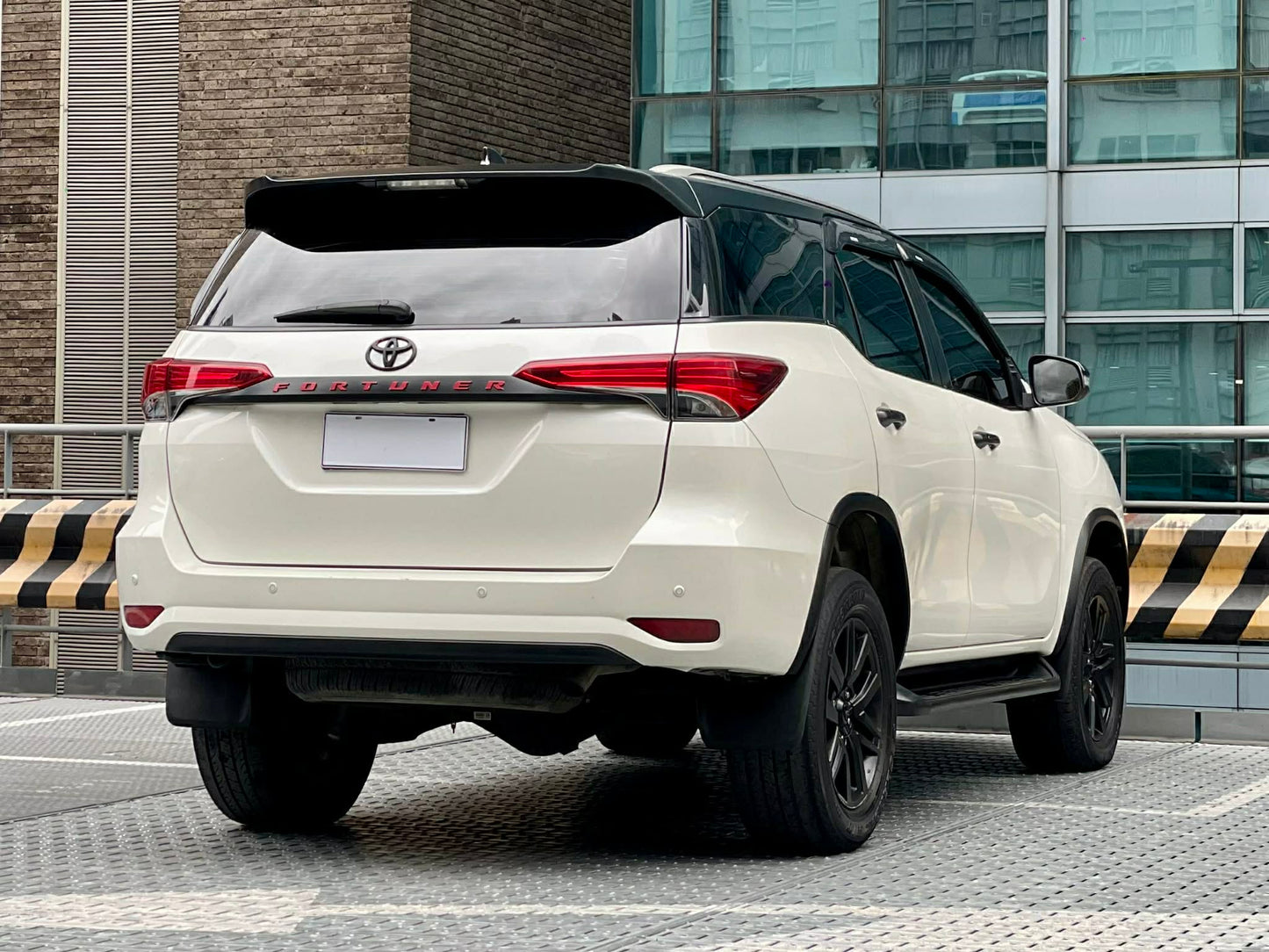 2018 Toyota Fortuner 2.4 V, Automatic, Diesel