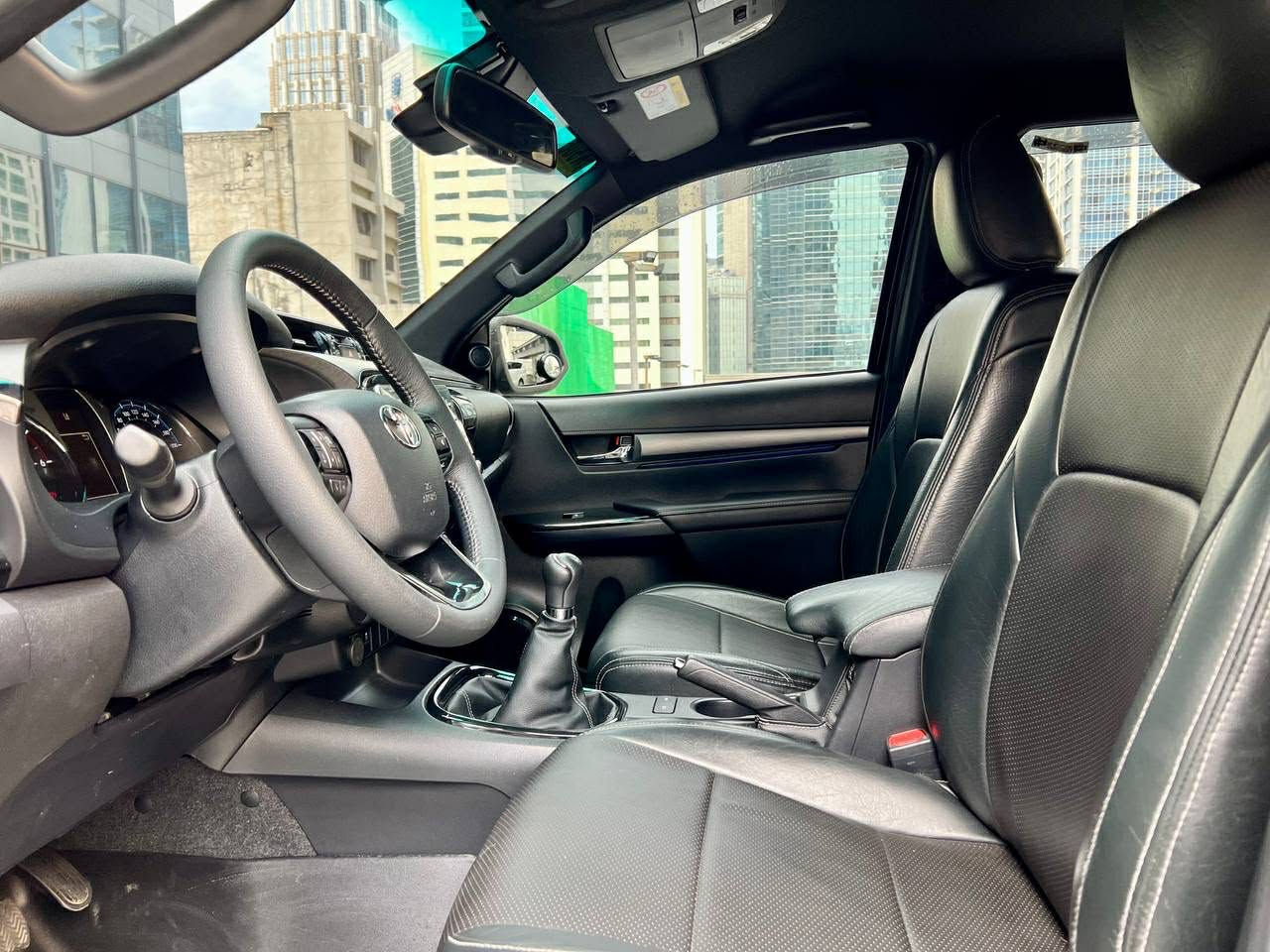 2023 Toyota Hilux V Conquest 2.4 4x2, Manual, Diesel