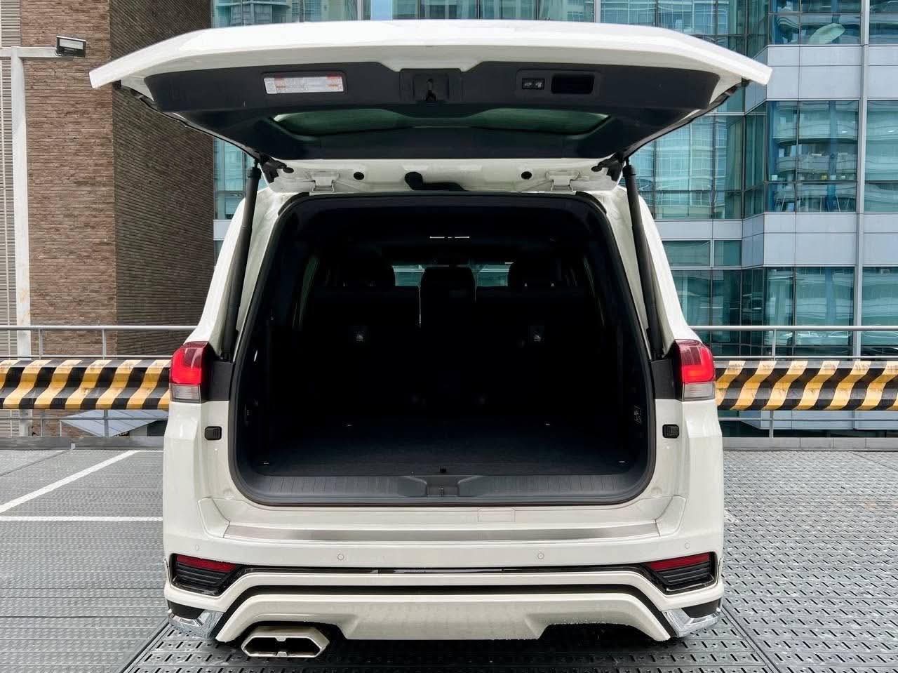 2022 Toyota Landcruiser LC300 3.3 4x4, Automatic, Diesel