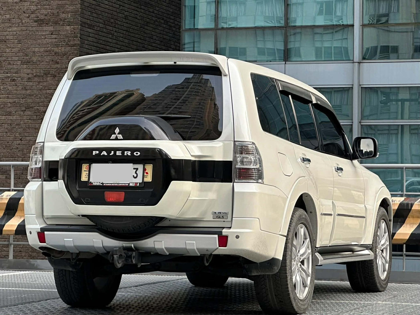 2011 Mitsubishi Pajero GLS 4x4 3.8 V6,  Automatic, Gas