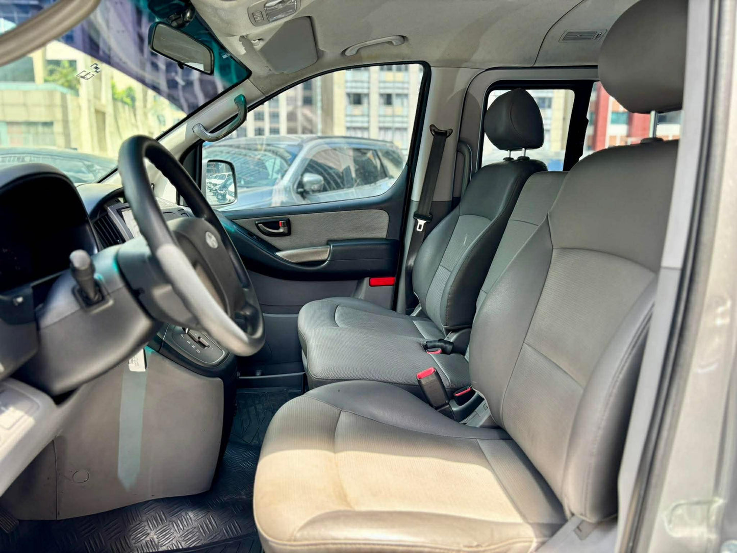 2011 Hyundai Grand Starex CVX 2.5, Automatic, Diesel