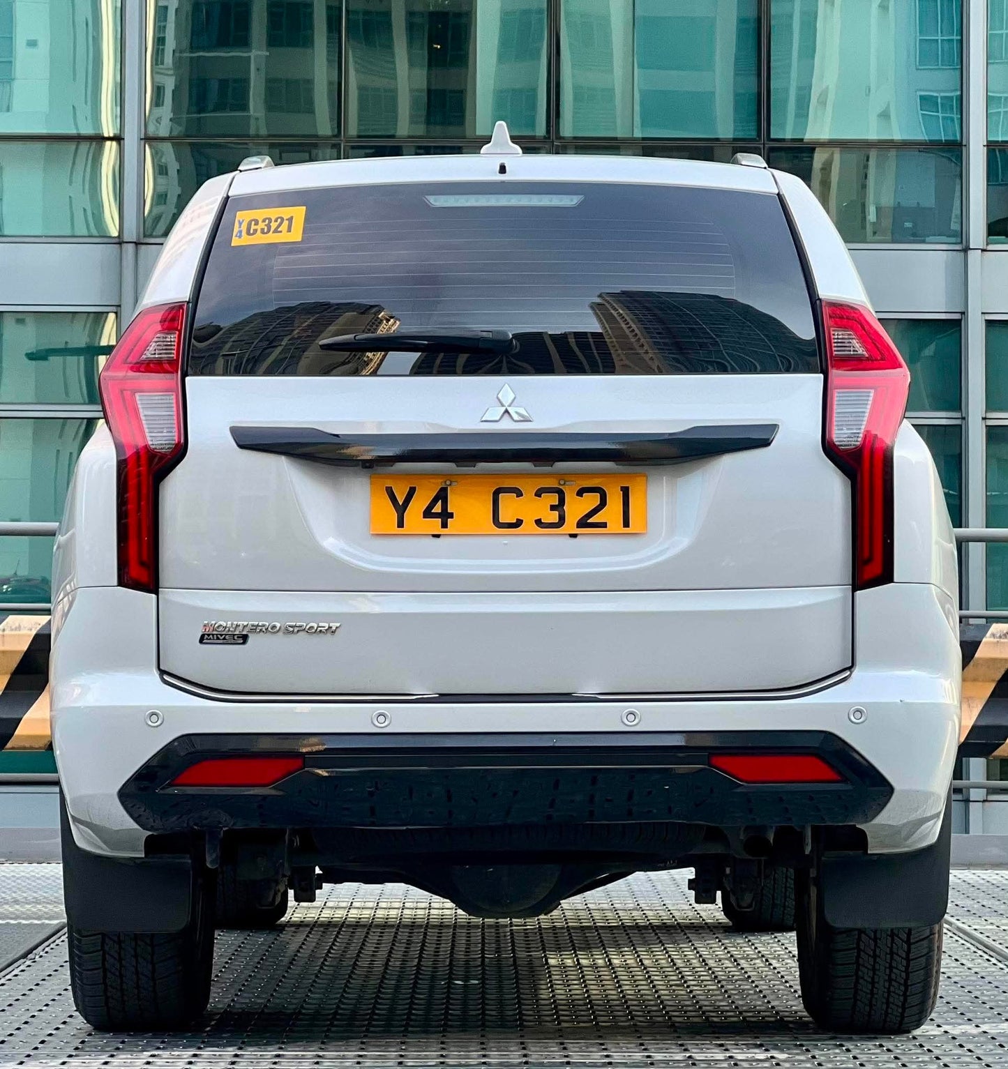 2023 Mitsubishi Montero GLX, Manual, Diesel