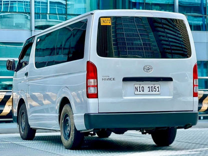 2023 Hiace Commuter 3.0 Decontent, Manual, Diesel