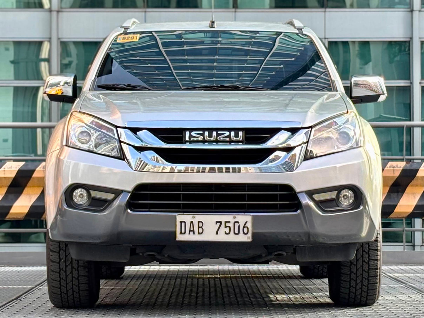 2017 Izuzu MUX LSA 4x2 3.0, Automatic, Diesel