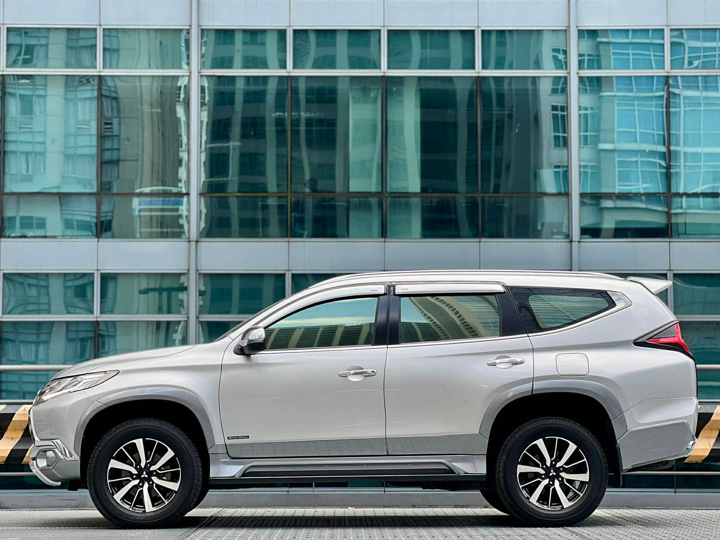 2019 Mitsubishi Montero GLS Premium 2.5, Automatic, Diesel