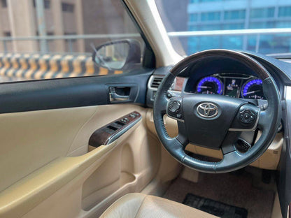 2017 Toyota Camry 2.5 V, Automatic, Gas