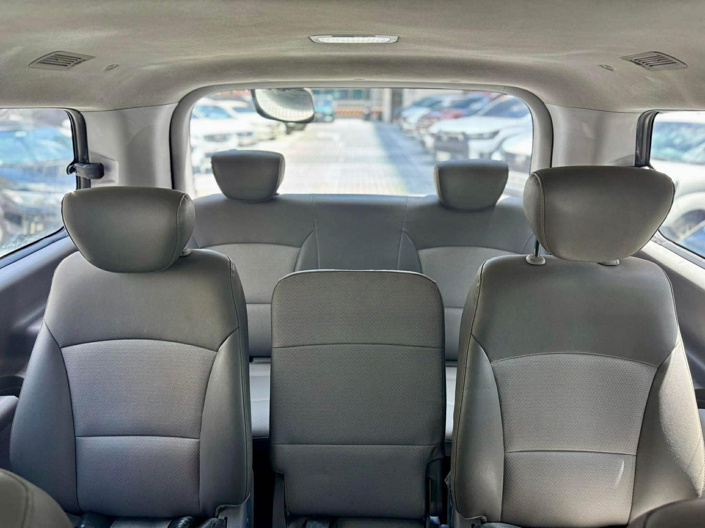 2011 Hyundai Grand Starex CVX 2.5, Automatic, Diesel