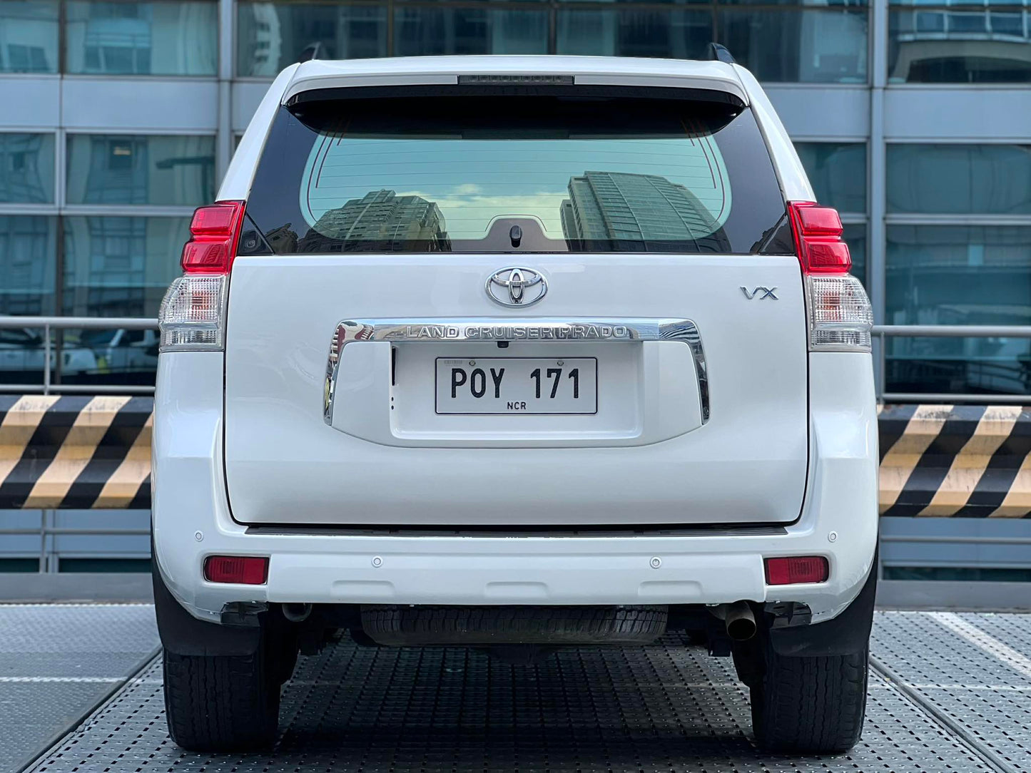 2011 Toyota Land Cruiser Prado VX 4X4, Automatic, Gas