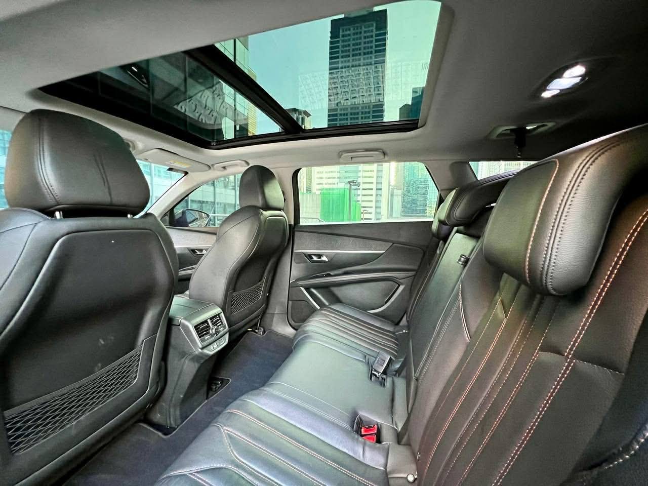 2022 Peugeot 5008 GT Gas Automatic,