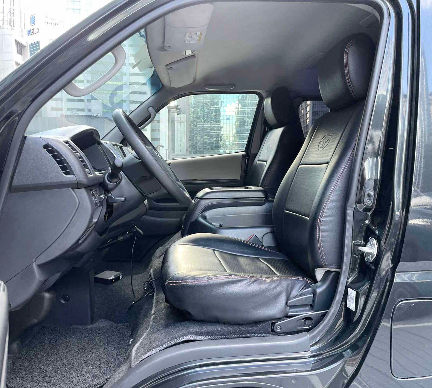 2018 Toyota Hiace Super Grandia 3.0, Automatic, Diesel