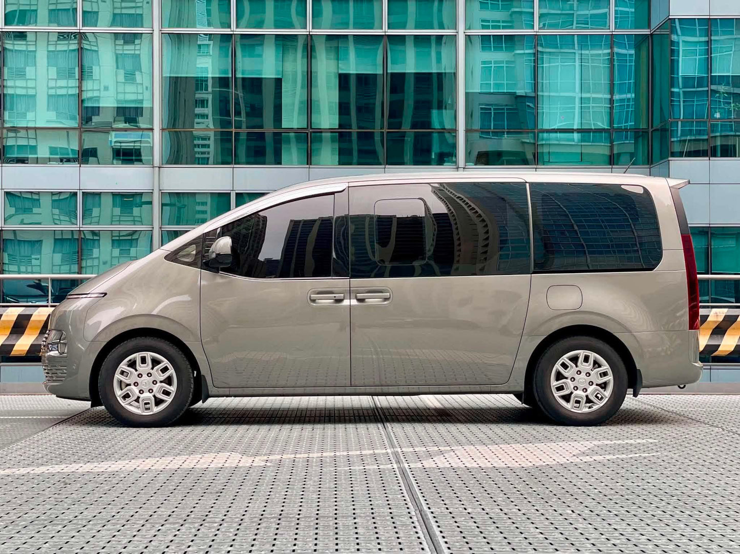 2023 Hyundai Staria 2.2 GLS, Automatic, Diesel