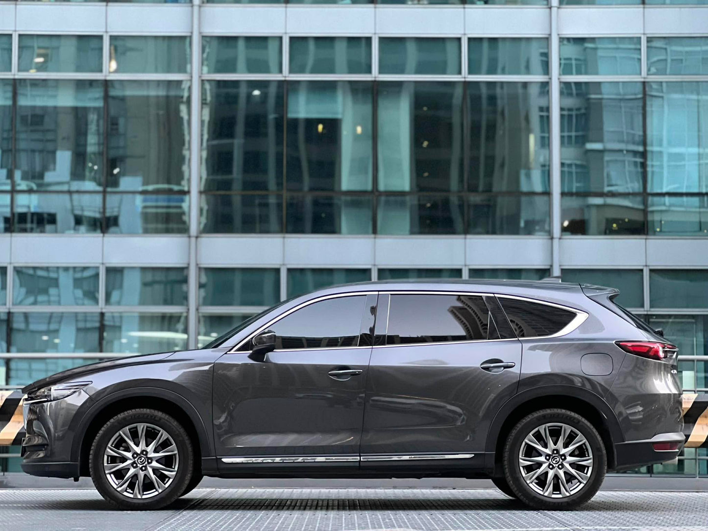 2022 Mazda CX8 Signature 4x2, Automatic, Gas