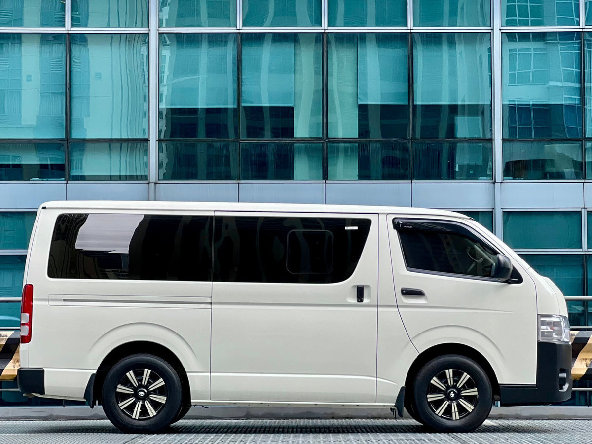 2023 Toyota Hiace Commuter 3.0, Manual, Diesel