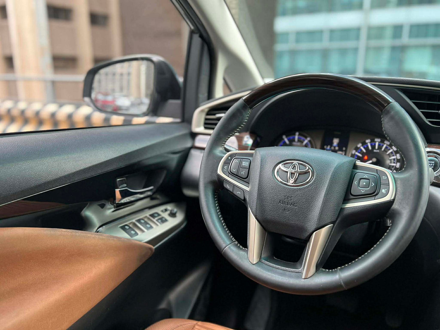2017 Toyota Innova 2.8 V, Automatic, Diesel