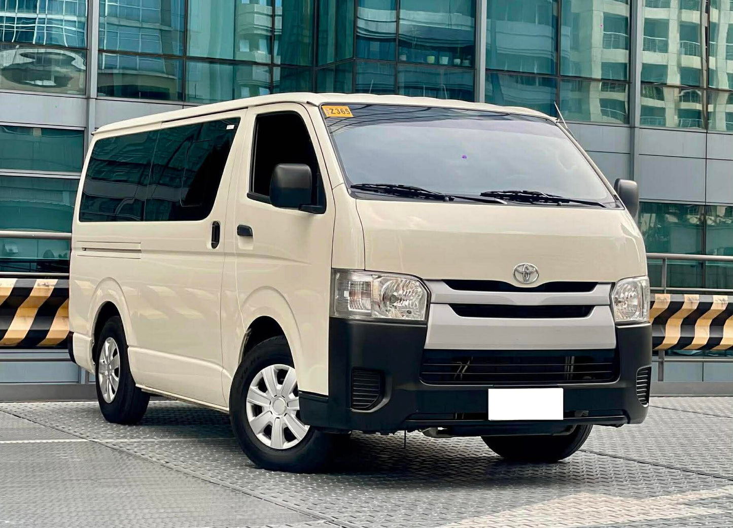 2021 Toyota Hiace Commuter 3.0, Diesel, Manual