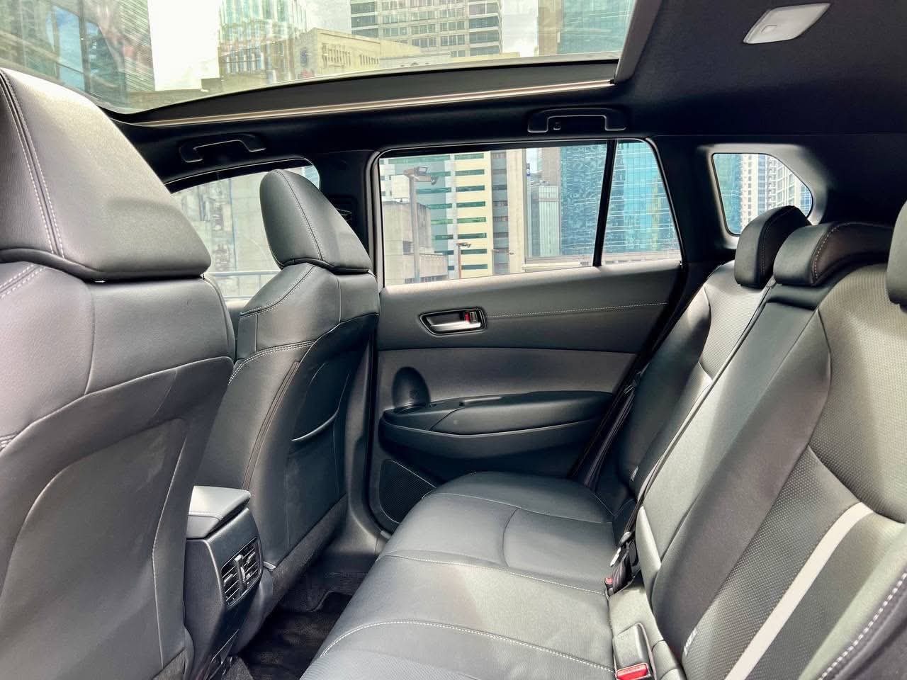 2024 Toyota Corolla Cross GRS Hybrid, Automatic, Gas