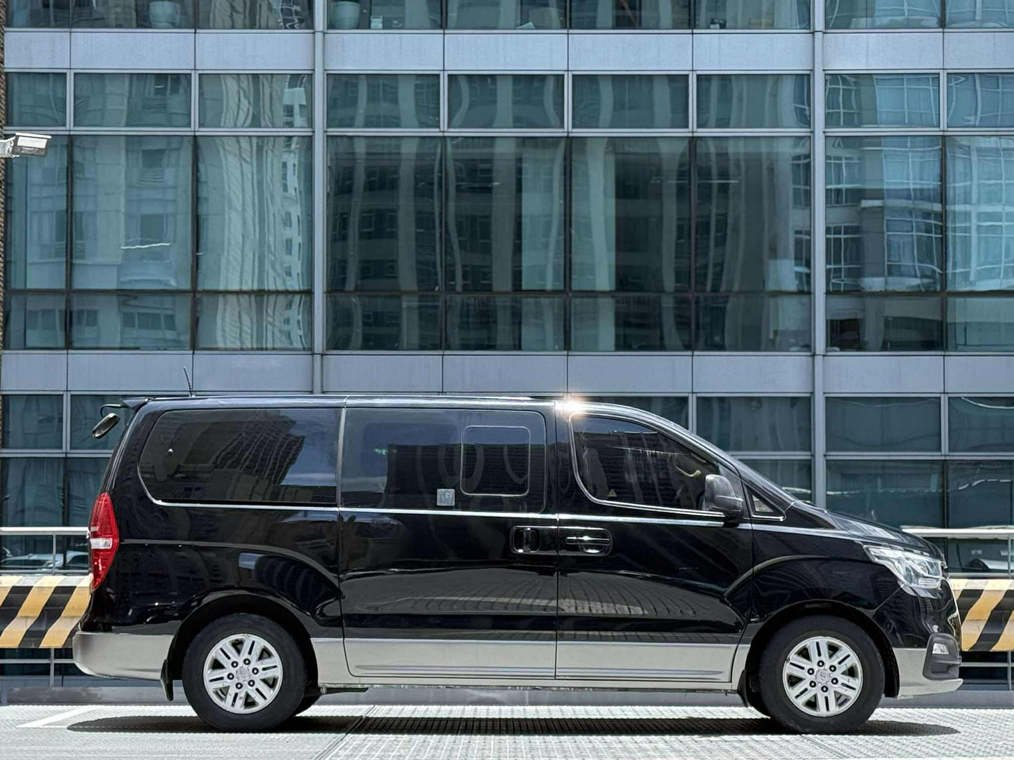 2019 Hyundai Grand Starex 2.5,  Automatic, Diesel